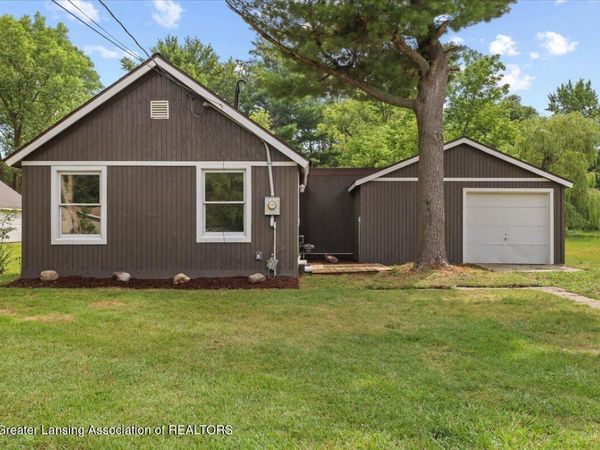 4725 Hughes Road, Lansing, MI 48910