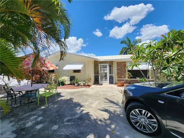 1370 Harbor View DR , NORTH FORT MYERS, FL 33917