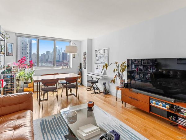 345 E 93rd Street, Unit 13G, New York (Manhattan), NY 10128