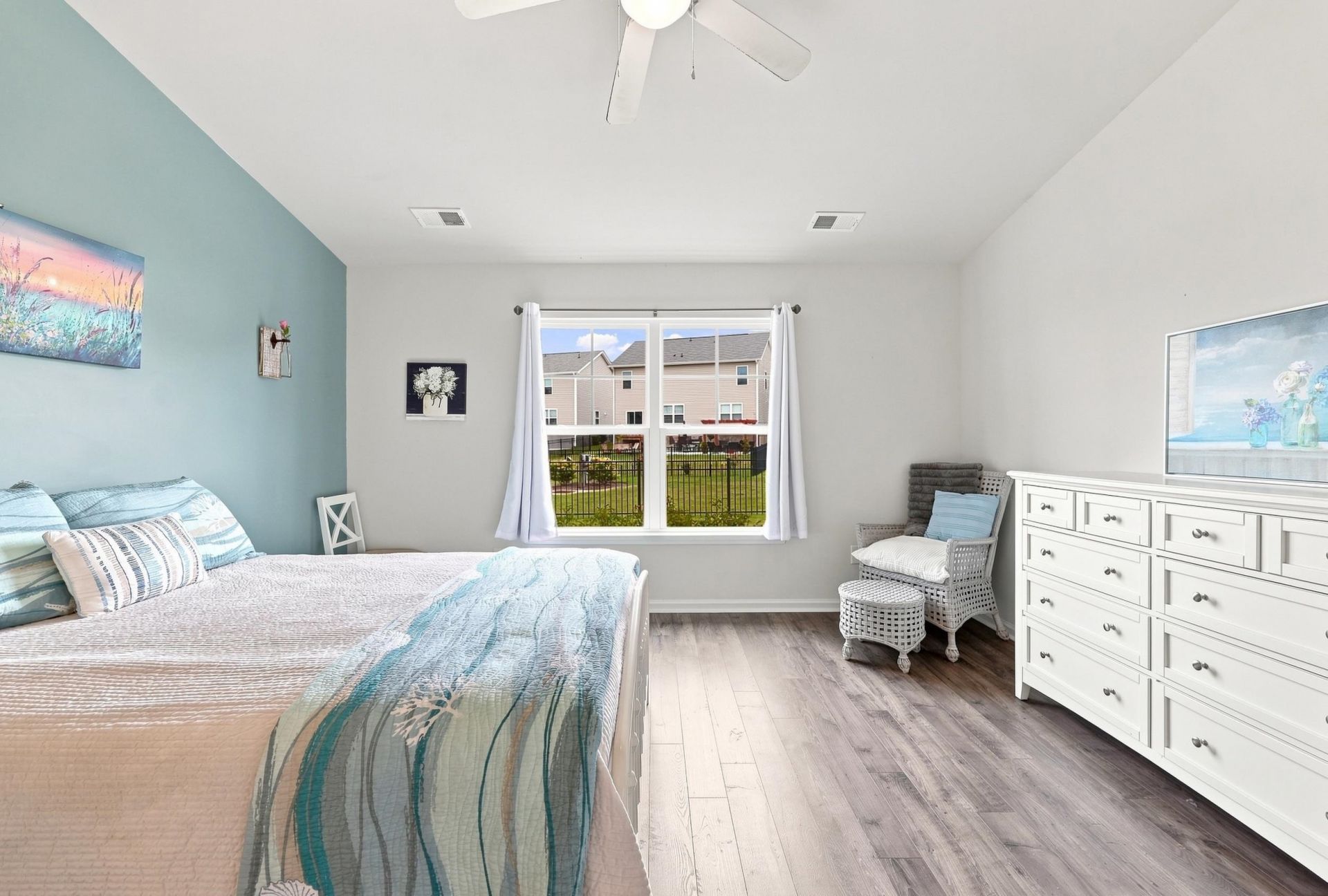 332 Logan St. Photo 12