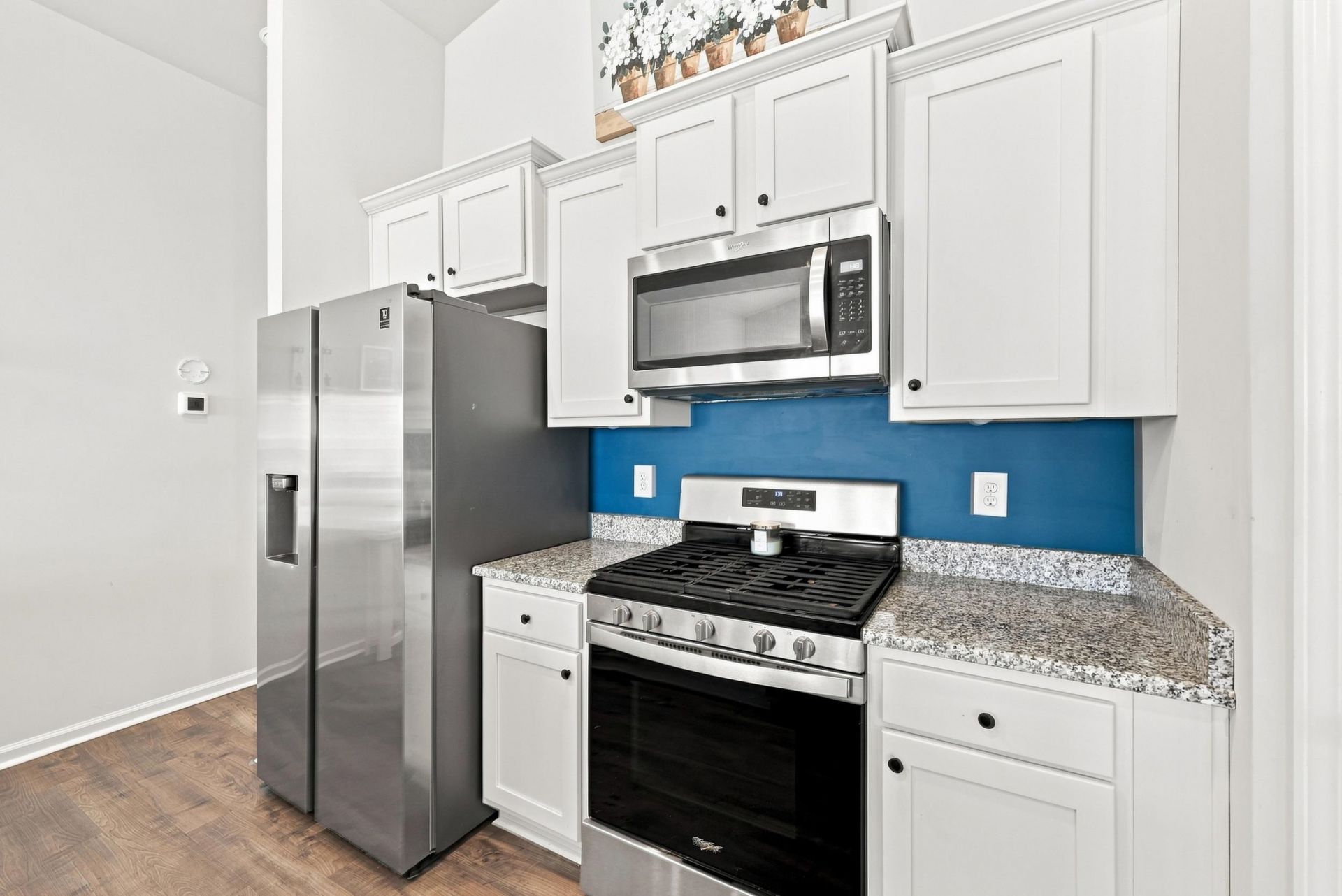 332 Logan St. Photo 17