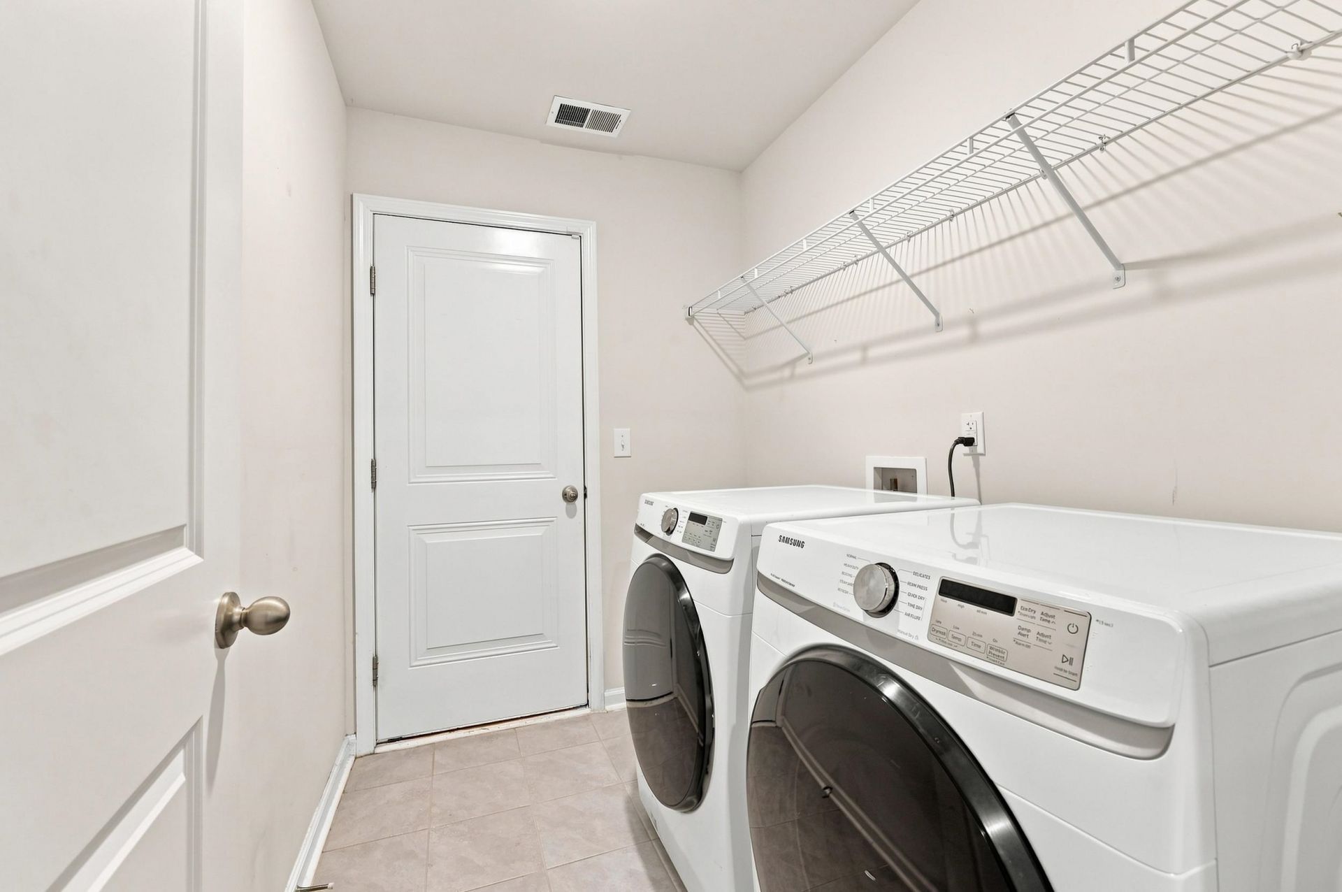 332 Logan St. Photo 26
