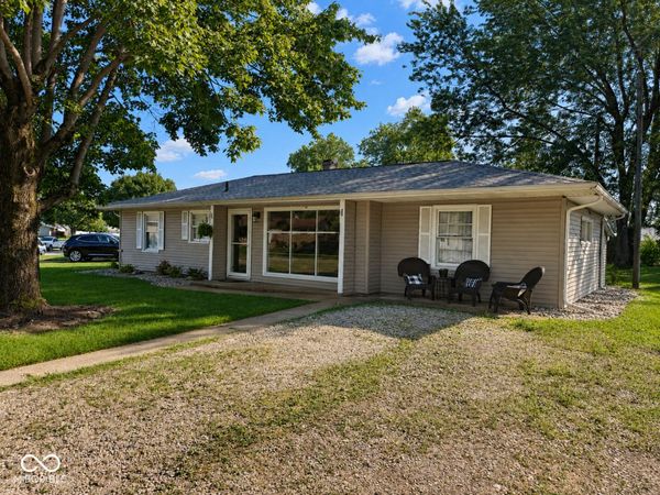 663 Van Avenue , Shelbyville, IN 46176