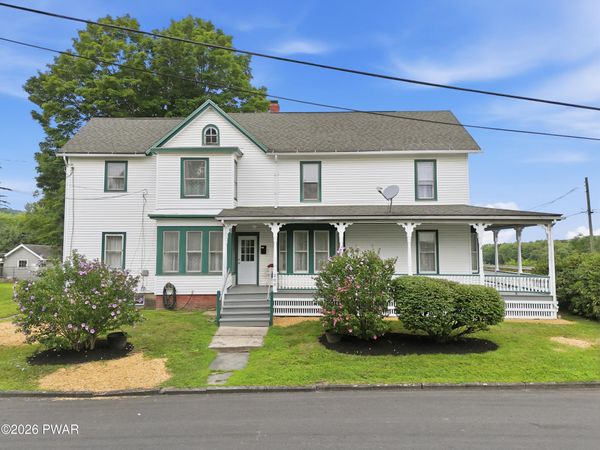 200 Delaware Drive , Matamoras, PA 18336