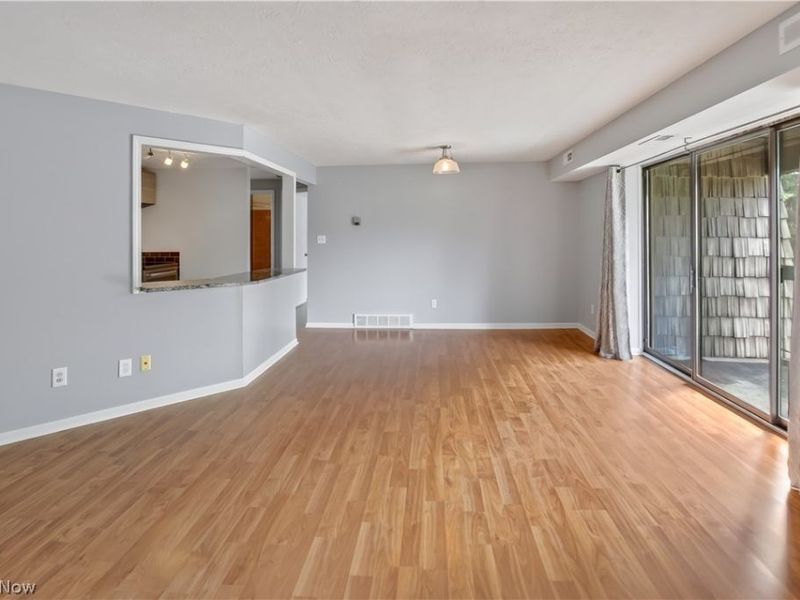 9610 Cove Drive, Unit B23, North Royalton, OH 44133 Photo 10