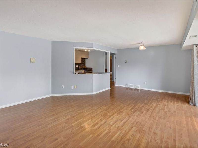 9610 Cove Drive, Unit B23, North Royalton, OH 44133 Photo 11