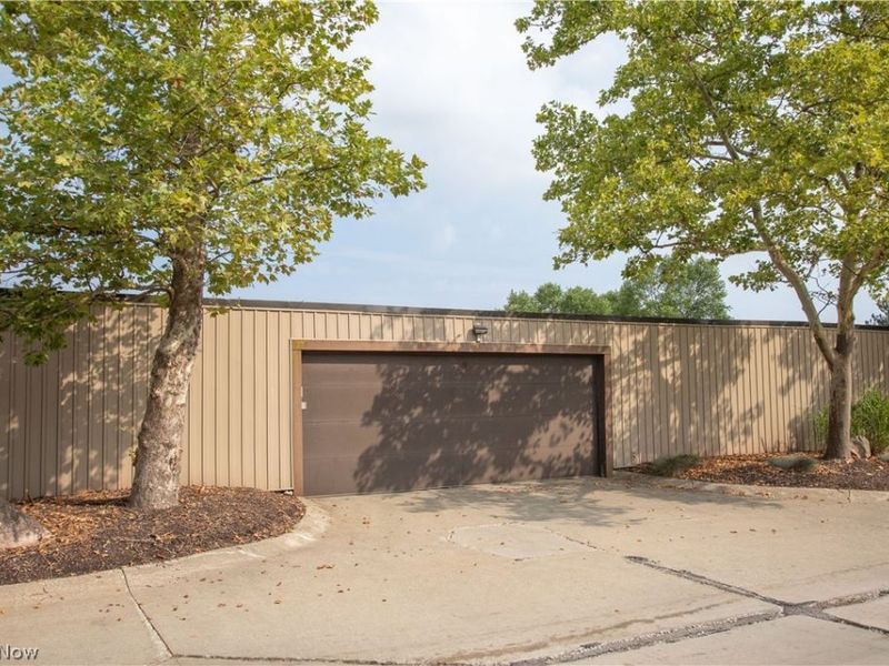9610 Cove Drive, Unit B23, North Royalton, OH 44133 Photo 24