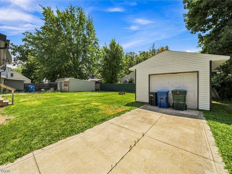 232 Plymouth Drive , Eastlake, OH 44095 Photo 5
