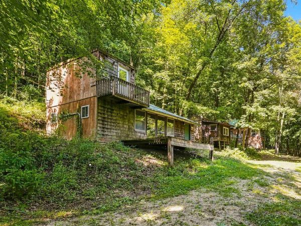 2108 Ferris Mills Rd. , Decorah, IA 52101