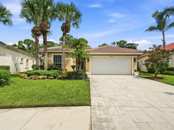 4870 SE Devenwood Way, Stuart, FL 34997