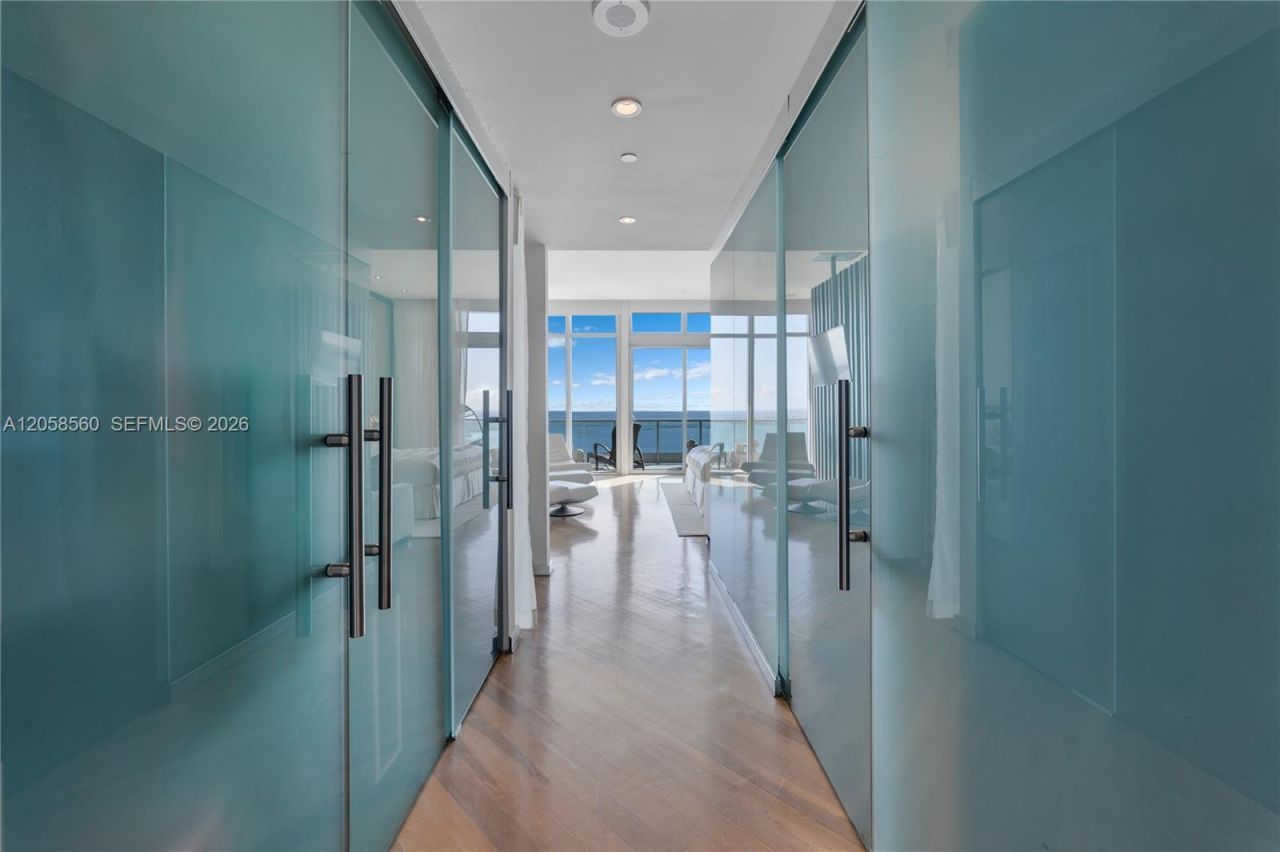 1331 Brickell Bay Dr, Unit PH4605, Miami, FL 33131 Photo