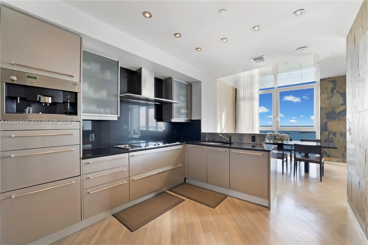 1331 Brickell Bay Dr, Unit PH4605, Miami, FL 33131 Photo