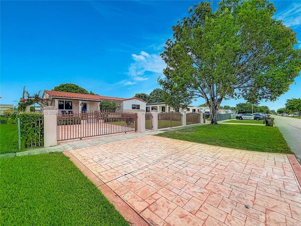 145 W 57th St , Hialeah, FL 33012