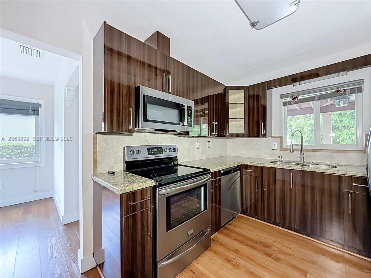145 W 57th St, Hialeah, FL 33012 Photo