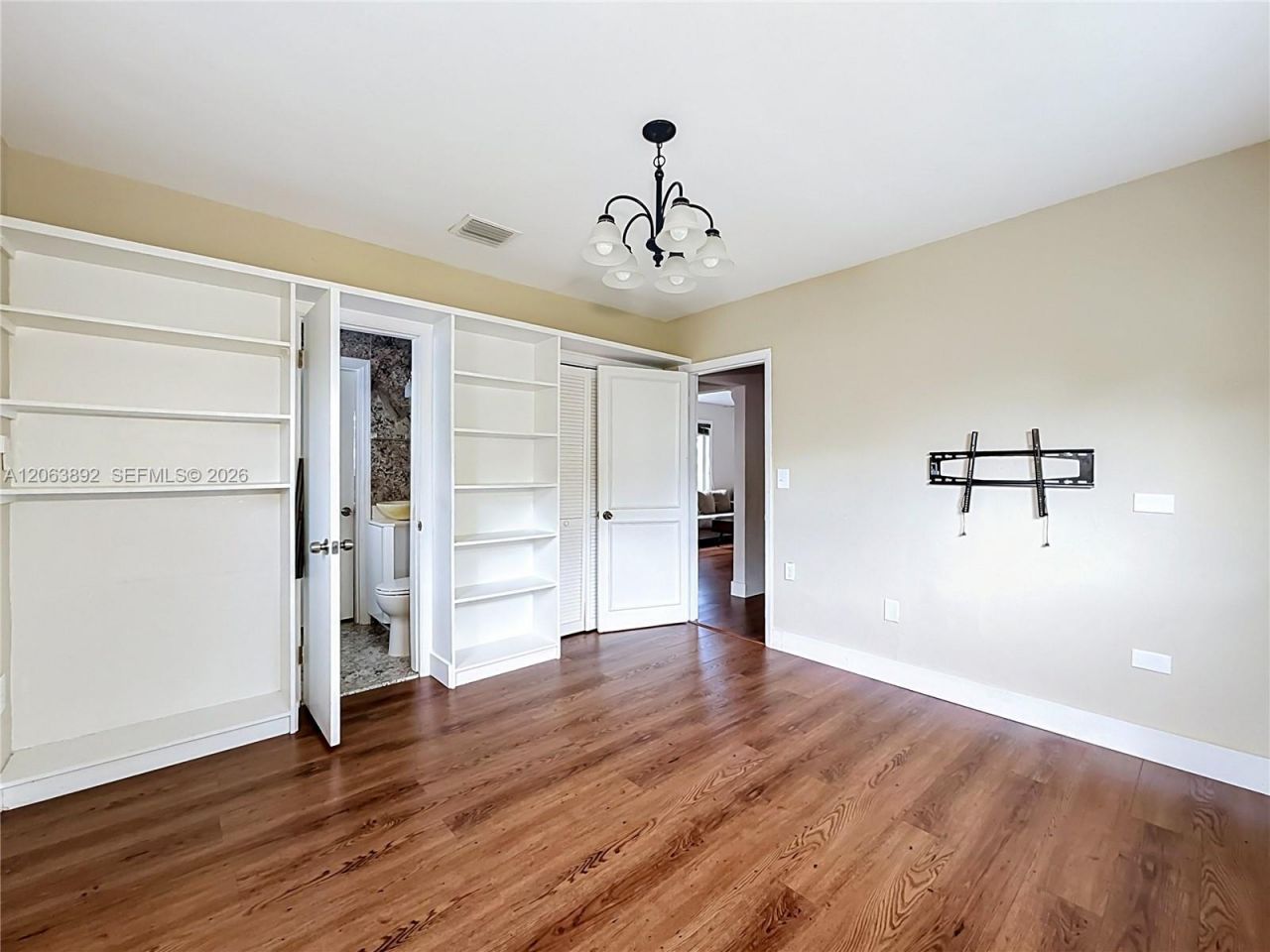 145 W 57th St, Hialeah, FL 33012 Photo