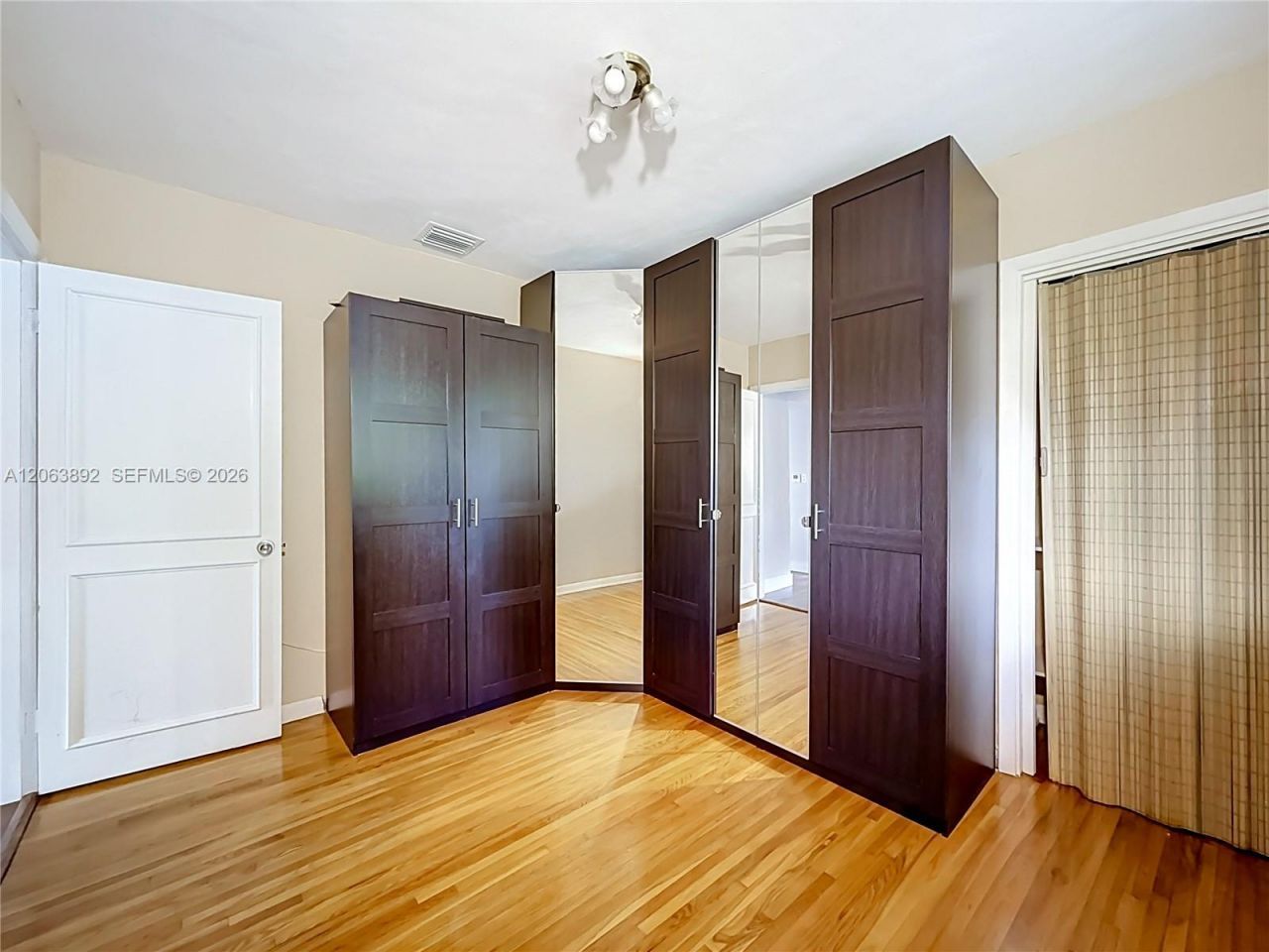 145 W 57th St, Hialeah, FL 33012 Photo
