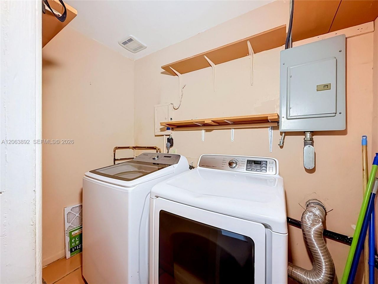 145 W 57th St, Hialeah, FL 33012 Photo