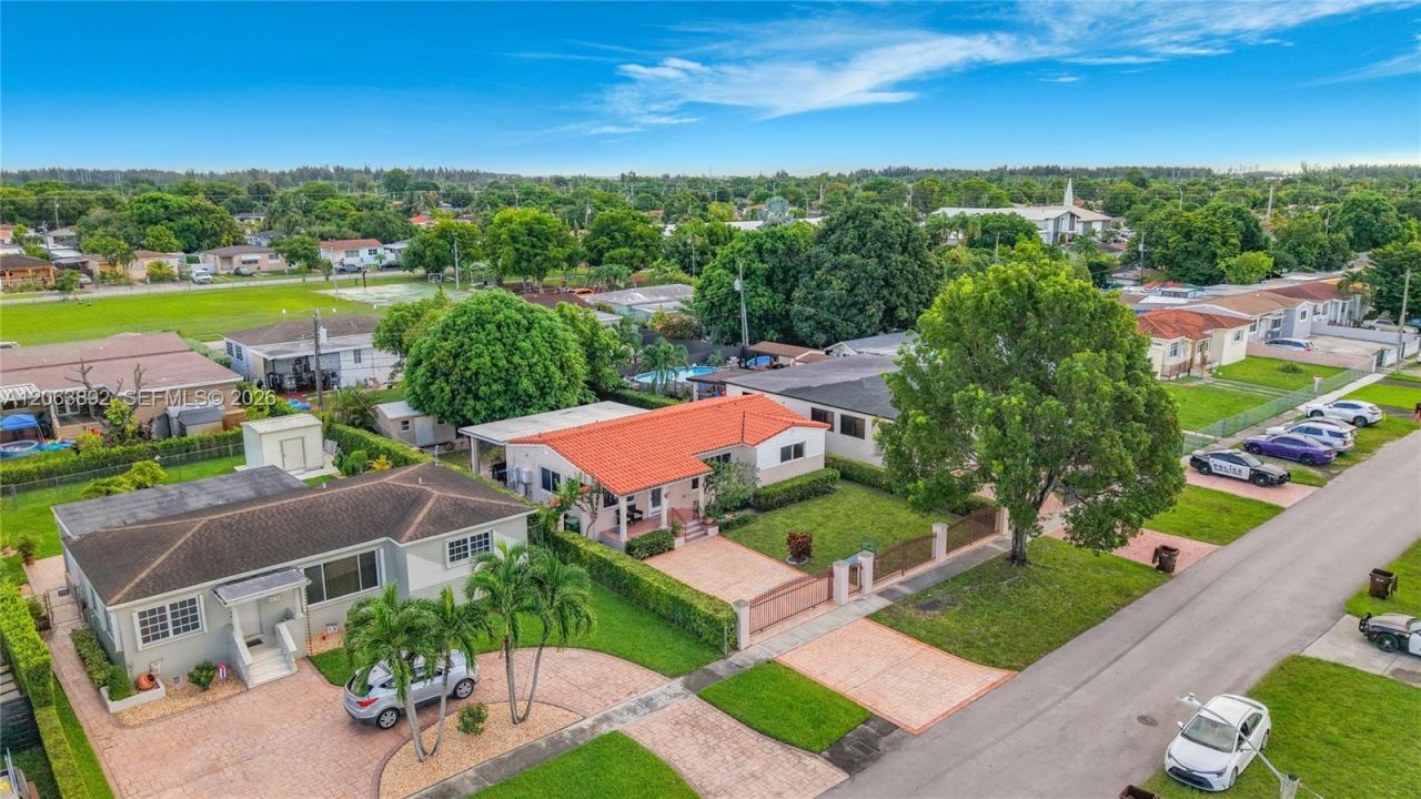 145 W 57th St, Hialeah, FL 33012 Photo