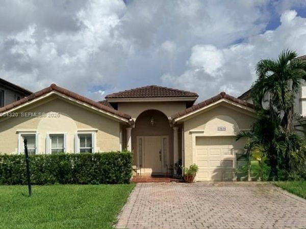 13654 SW 124th Ave Rd , Miami, FL 33186