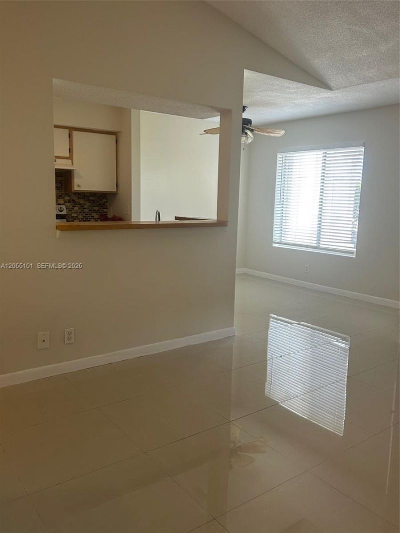 815 W Boynton Beach Blvd, Unit 2-202, Boynton Beach, FL 33426 Photo