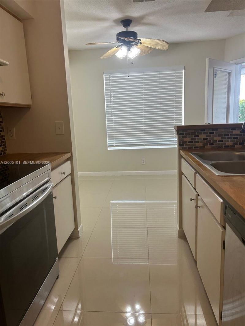 815 W Boynton Beach Blvd, Unit 2-202, Boynton Beach, FL 33426 Photo