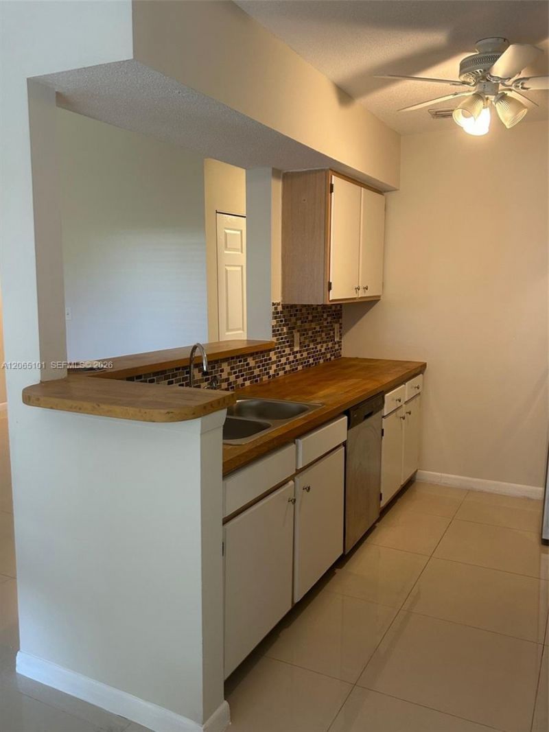 815 W Boynton Beach Blvd, Unit 2-202, Boynton Beach, FL 33426 Photo