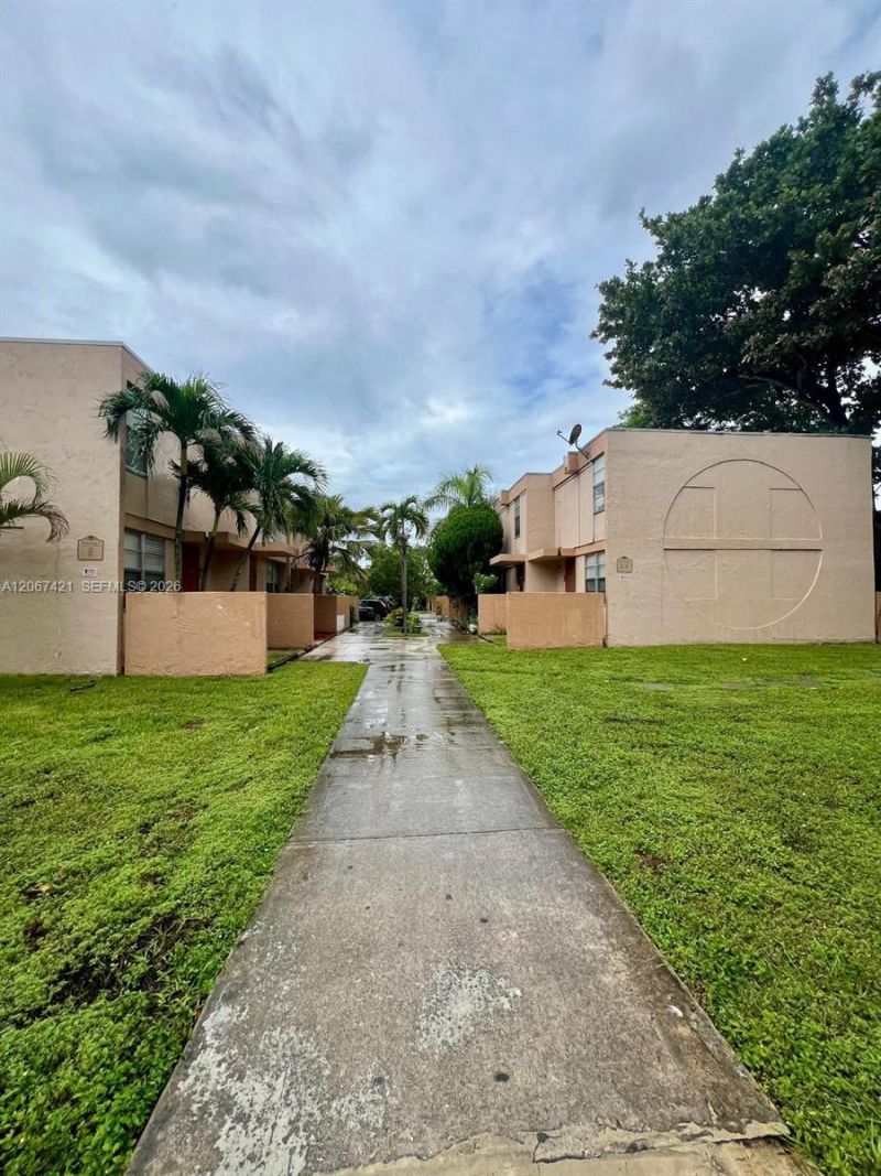 6023 SW 69th St , Unit 78, South Miami, FL 33143 Photo