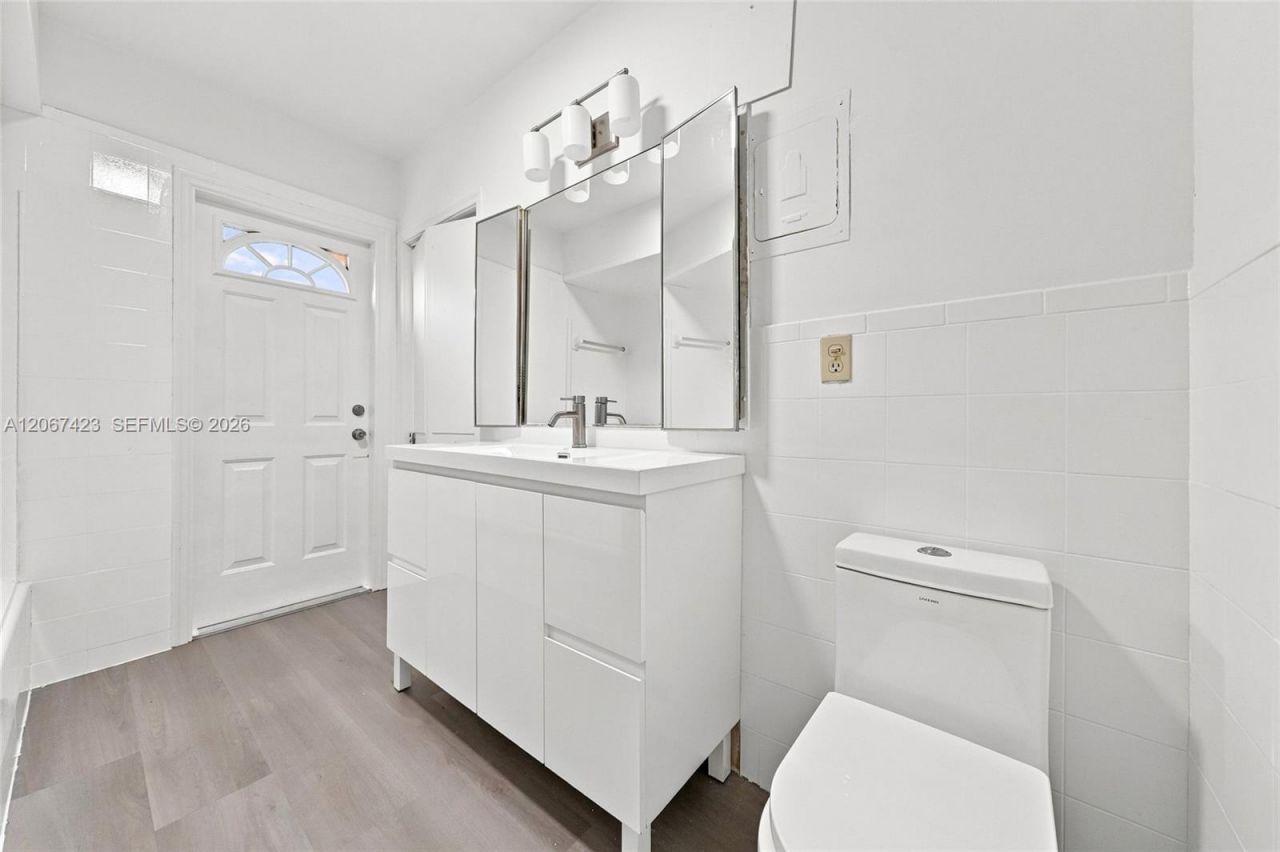 3500 NW 1st St, Unit A, Miami, FL 33125 Photo