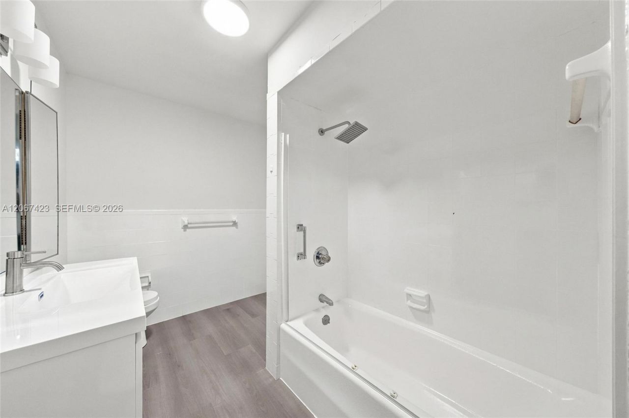 3500 NW 1st St, Unit A, Miami, FL 33125 Photo