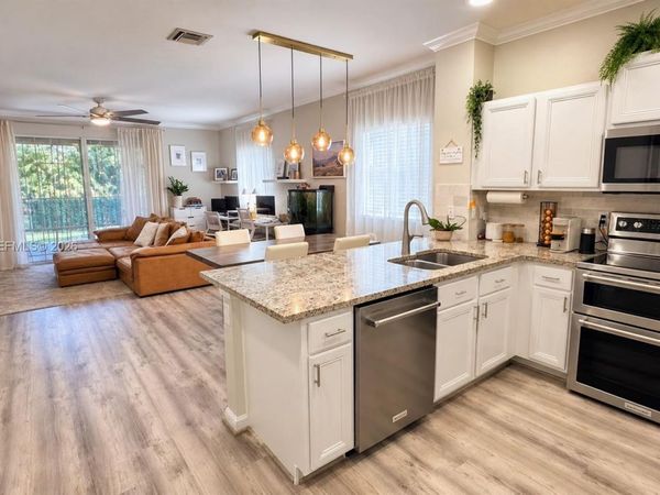 1127 Vermilion Dr, Lake Worth, FL 33461