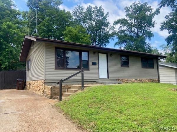 39 Bayview Drive , Ferguson, MO 63135