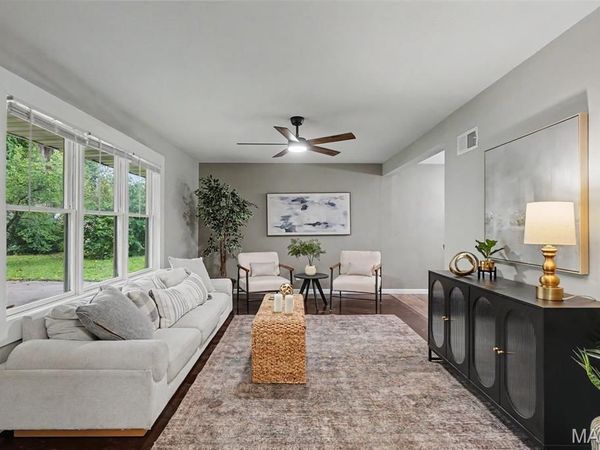 12036 Larimore Road, St Louis, MO 63138