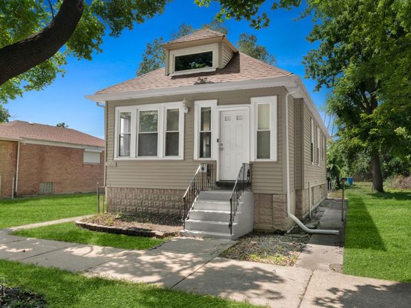 9050 S Ellis Avenue , Chicago, IL 60619