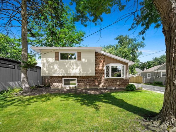511 S Highland Avenue , Lombard, IL 60148