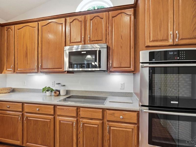 9135 Cedar Gate Drive, Loveland, OH 45140 Photo 14