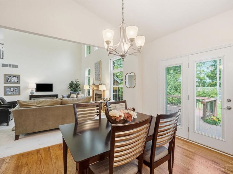 9135 Cedar Gate Drive, Loveland, OH 45140 Photo 8
