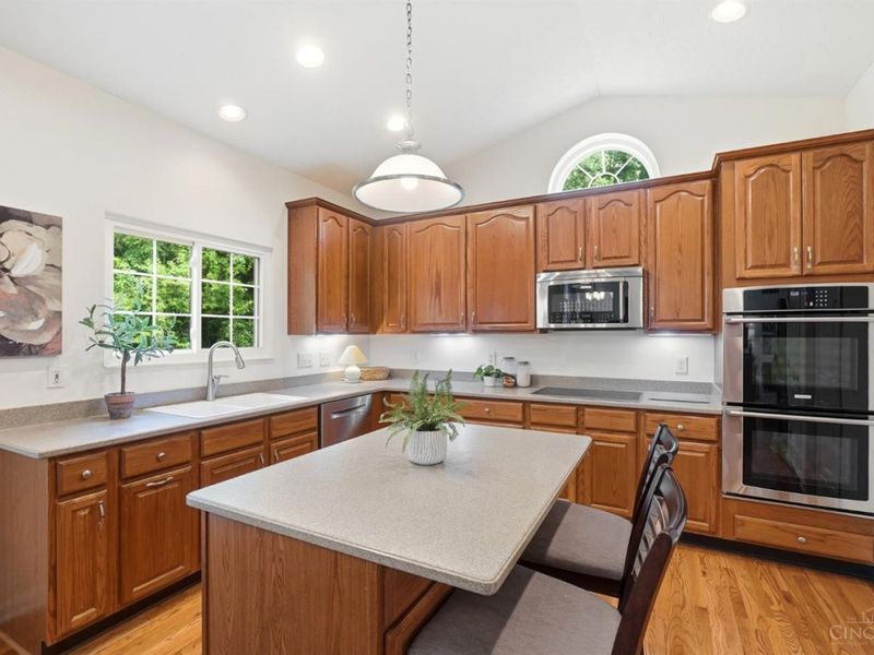 9135 Cedar Gate Drive, Loveland, OH 45140 Photo 9