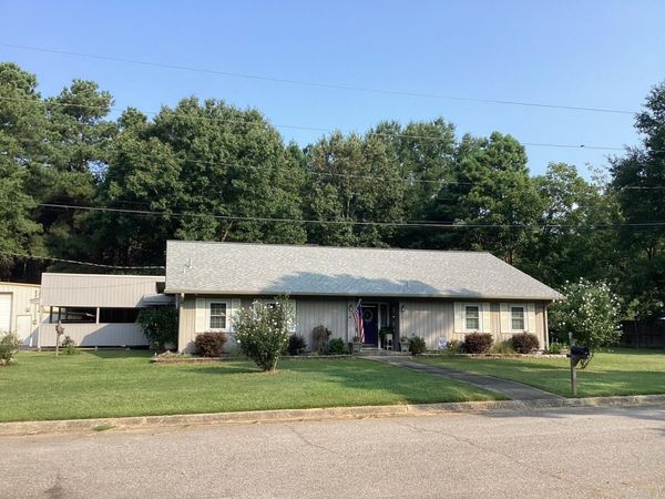 202 Kathryn St, Prescott, AR 71857