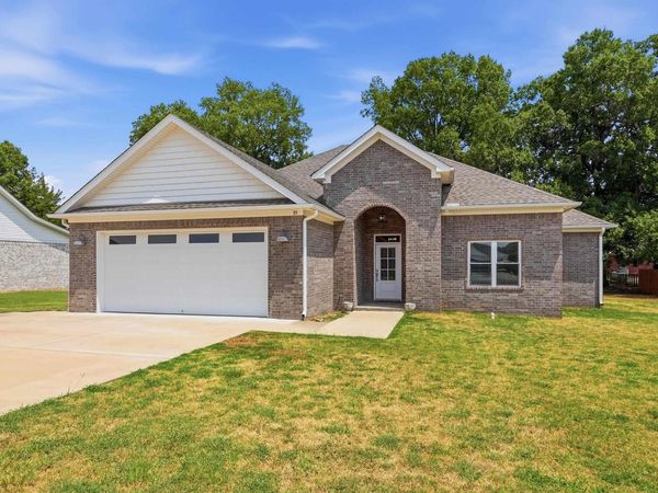 19 Sunset Boulevard , Morrilton, AR 72110