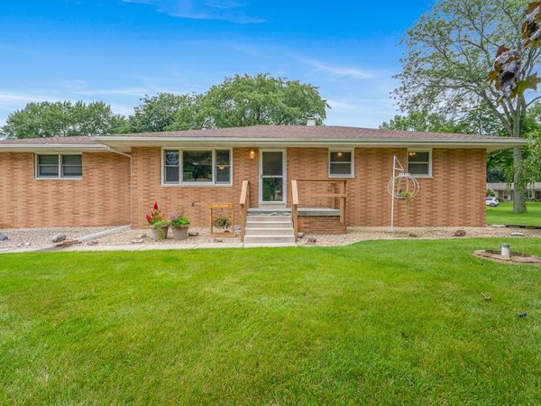 8912 Edison Street , Crown Point, IN 46307