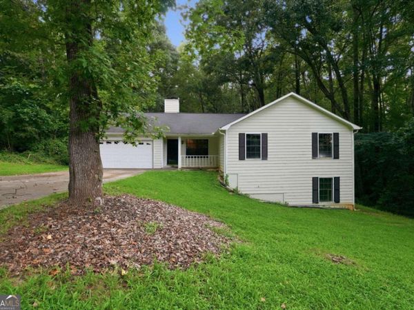 3971 Woodbridge Drive, Snellville, GA 30039