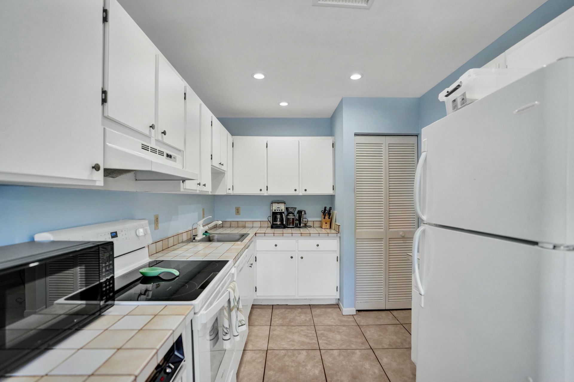19 Stratford Drive E, Unit F, Boynton Beach, FL 33436 Photo