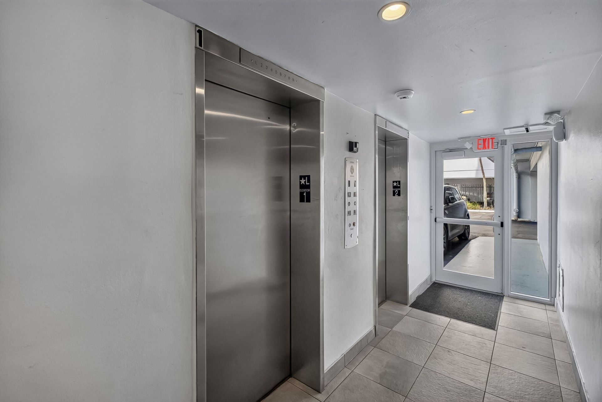1045 10th Street, Unit 301, Miami Beach, FL 33139 Photo