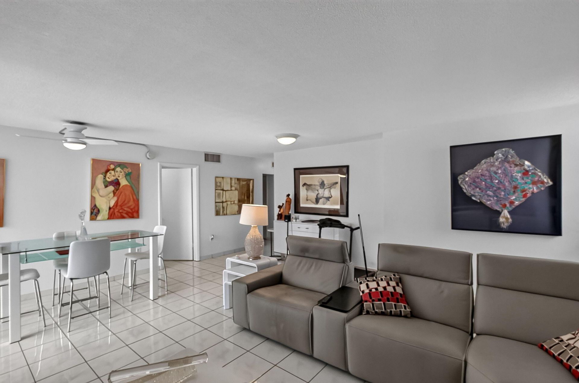 1045 10th Street, Unit 301, Miami Beach, FL 33139 Photo