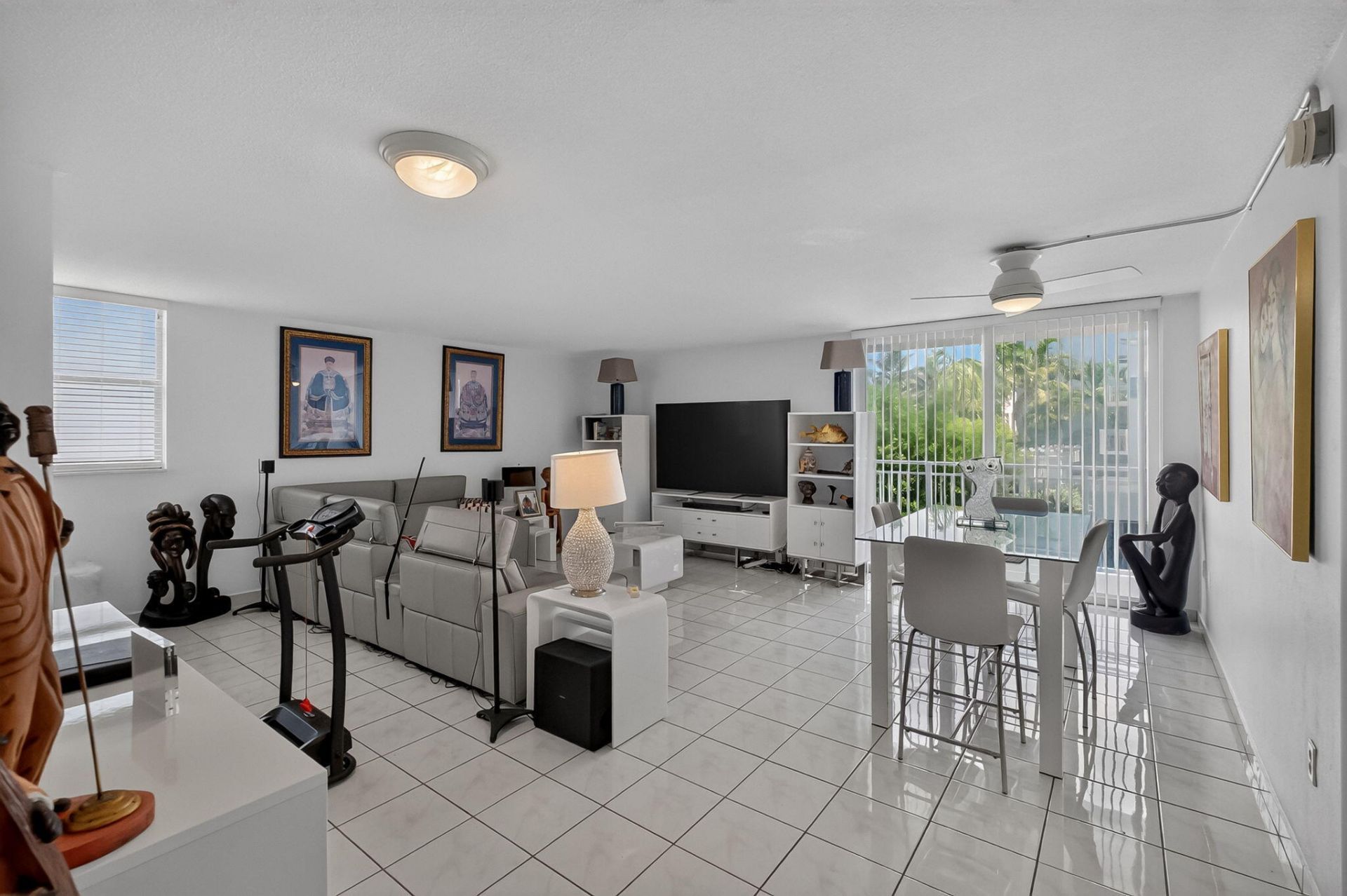 1045 10th Street, Unit 301, Miami Beach, FL 33139 Photo