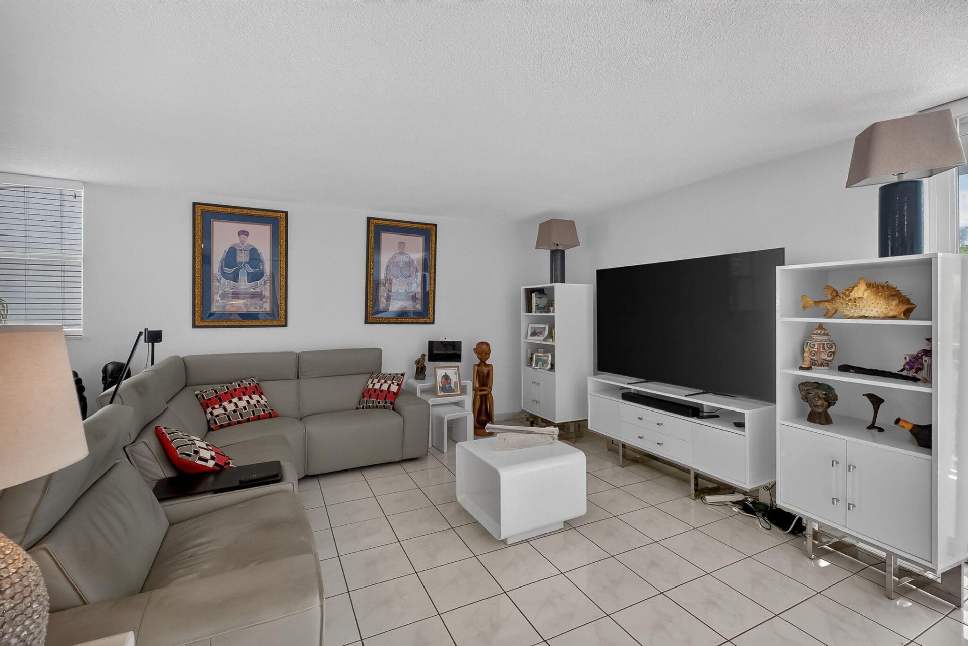 1045 10th Street, Unit 301, Miami Beach, FL 33139 Photo