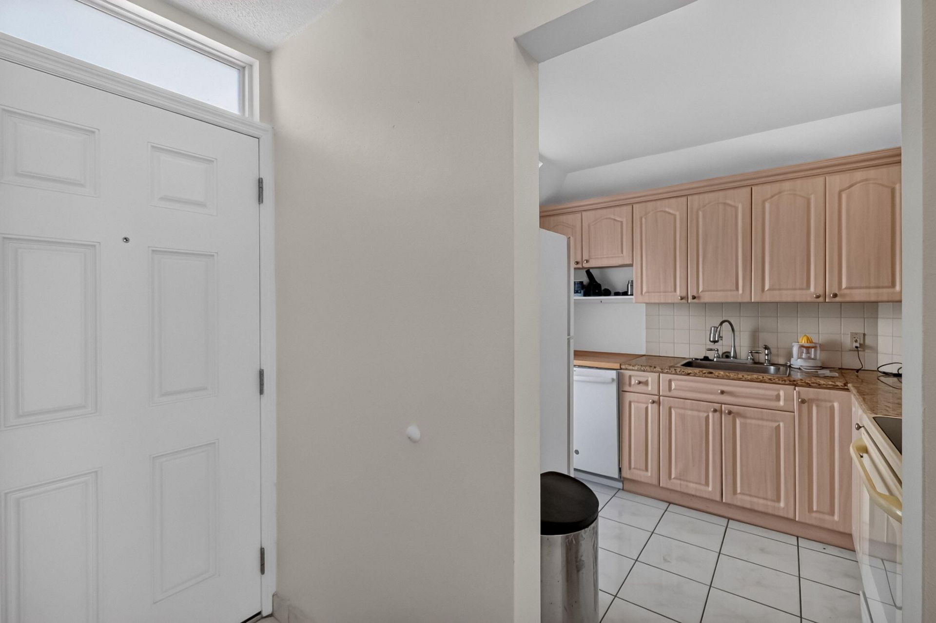 1045 10th Street, Unit 301, Miami Beach, FL 33139 Photo