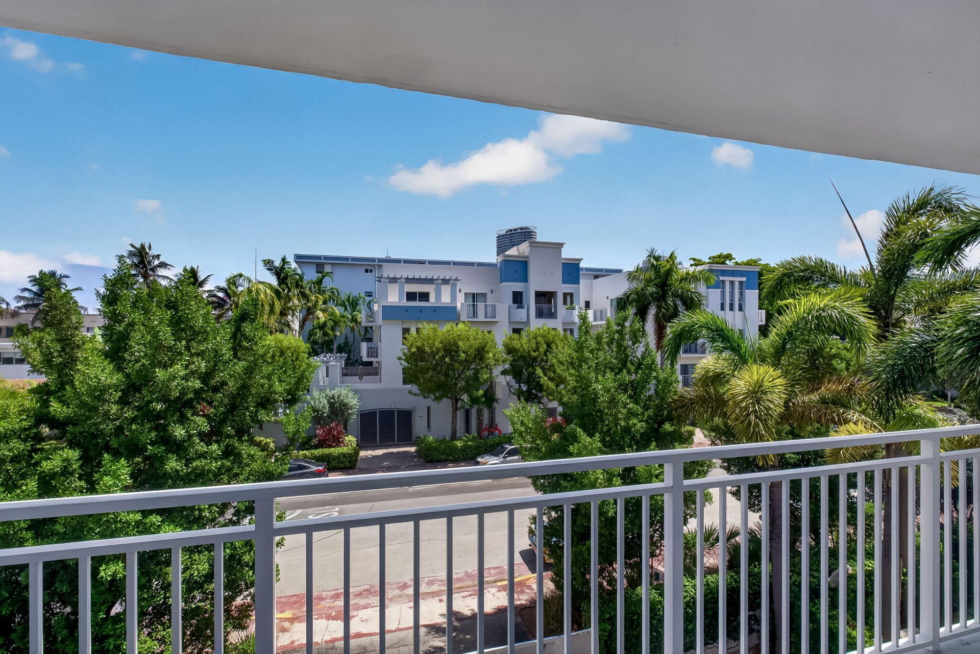 1045 10th Street, Unit 301, Miami Beach, FL 33139 Photo