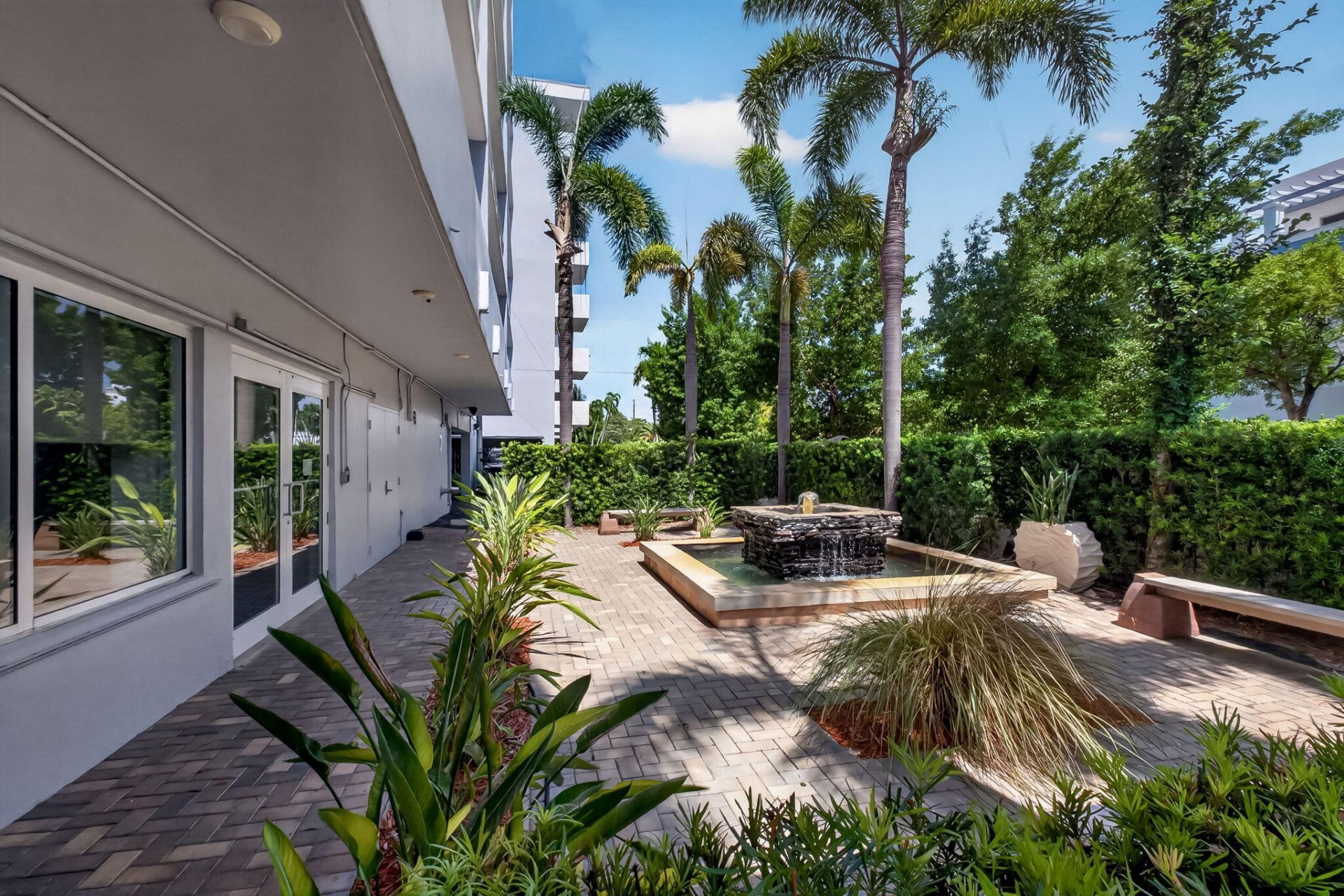 1045 10th Street, Unit 301, Miami Beach, FL 33139 Photo