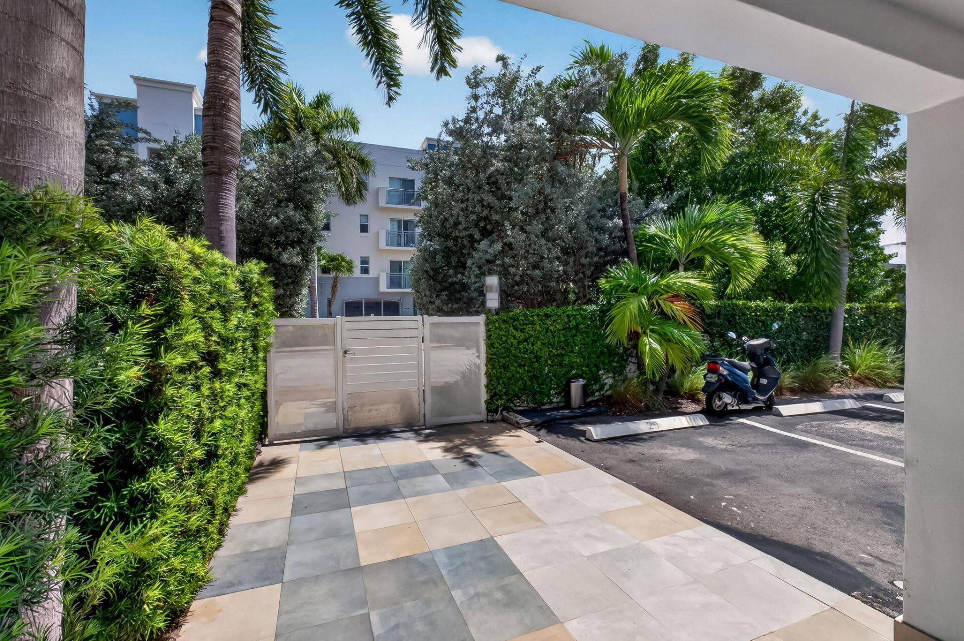 1045 10th Street, Unit 301, Miami Beach, FL 33139 Photo